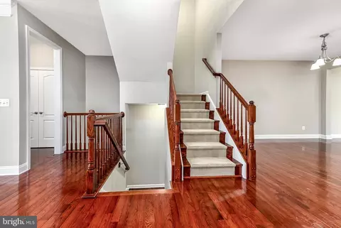 Entry Way - 23253 Tradewind Dr, Ashburn, VA 20148 photo 2 of 6
