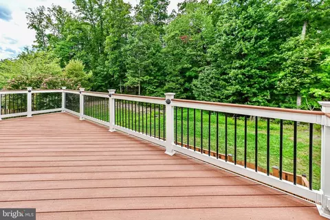 Exterior - 23253 Tradewind Dr, Ashburn, VA 20148 photo 5 of 14