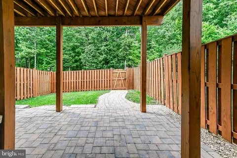 Exterior - 23253 Tradewind Dr, Ashburn, VA 20148 photo 8 of 14