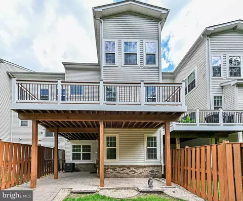 Exterior - 23253 Tradewind Dr, Ashburn, VA 20148 photo 11 of 14
