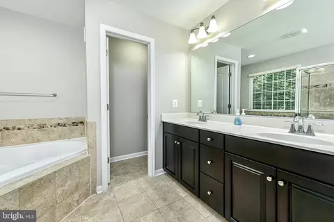 Bath - 23253 Tradewind Dr, Ashburn, VA 20148 photo 1 of 3