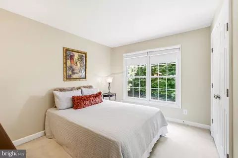 Bedroom - 47557 Compton Cir, Sterling, VA 20165 photo 6 of 8