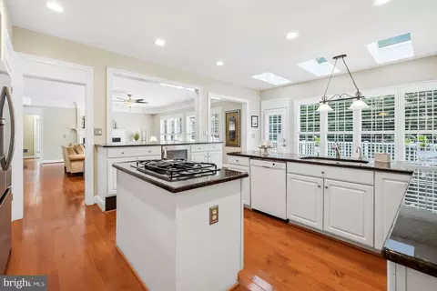 Kitchen - 47557 Compton Cir, Sterling, VA 20165 photo 5 of 5