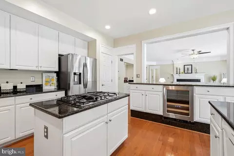 Kitchen - 47557 Compton Cir, Sterling, VA 20165 photo 2 of 5