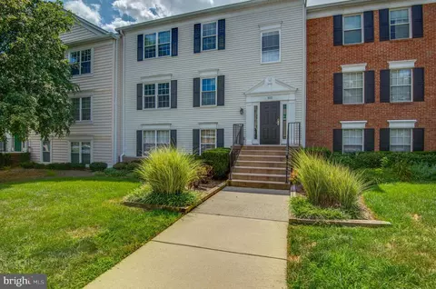 102 Prosperity Ave SE #E, Leesburg, VA 20175