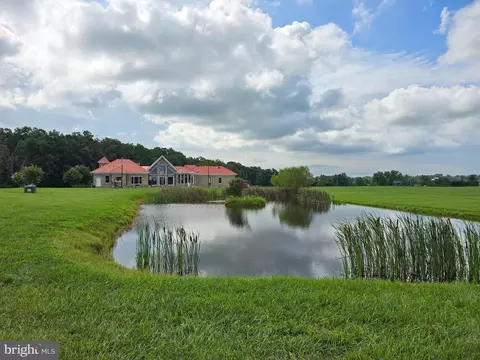 43093 Lucketts Rd, Leesburg, VA 20176