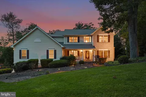 Exterior - 45539 Lakeside Dr, Sterling, VA 20165 photo 11 of 12