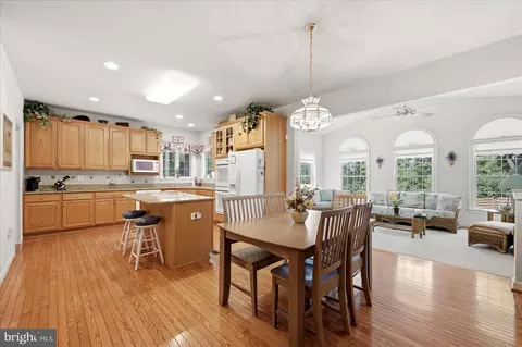 Kitchen - 45539 Lakeside Dr, Sterling, VA 20165 photo 3 of 3
