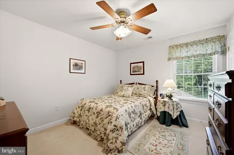 Bedroom - 45539 Lakeside Dr, Sterling, VA 20165 photo 4 of 4