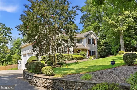 Exterior - 45539 Lakeside Dr, Sterling, VA 20165 photo 6 of 12