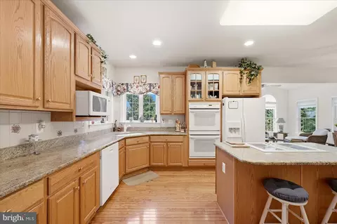 Kitchen - 45539 Lakeside Dr, Sterling, VA 20165 photo 1 of 3