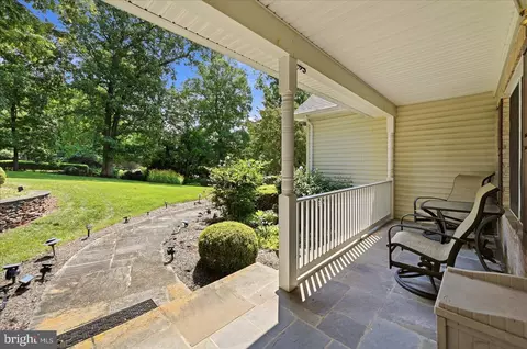 Exterior - 45539 Lakeside Dr, Sterling, VA 20165 photo 8 of 12