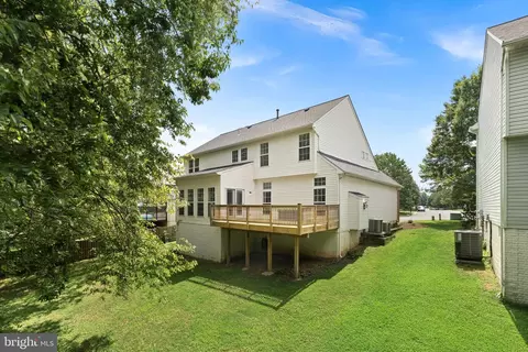 Exterior - 43412 Sperrin Ct, Ashburn, VA 20147 photo 10 of 14