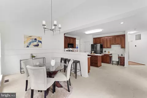 Dining - 43412 Sperrin Ct, Ashburn, VA 20147 photo 7 of 9