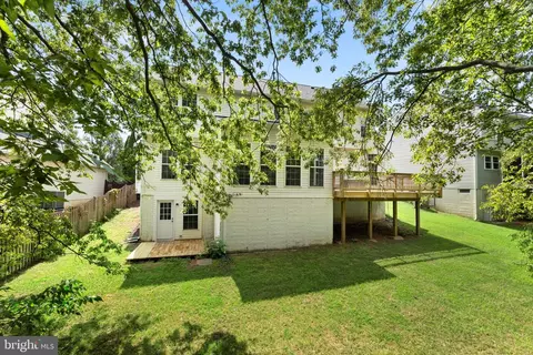 Exterior - 43412 Sperrin Ct, Ashburn, VA 20147 photo 12 of 14