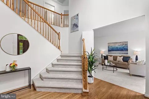 Entry Way - 43412 Sperrin Ct, Ashburn, VA 20147 photo 2 of 9