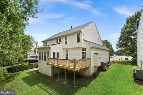 Exterior - 43412 Sperrin Ct, Ashburn, VA 20147 photo 9 of 14