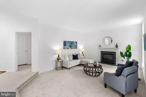 Living - 43412 Sperrin Ct, Ashburn, VA 20147 photo 4 of 7