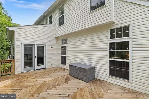 Exterior - 43412 Sperrin Ct, Ashburn, VA 20147 photo 7 of 14