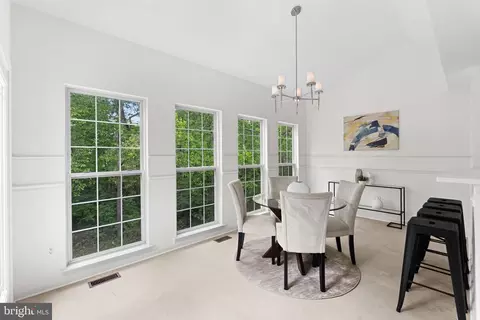 Dining - 43412 Sperrin Ct, Ashburn, VA 20147 photo 6 of 9