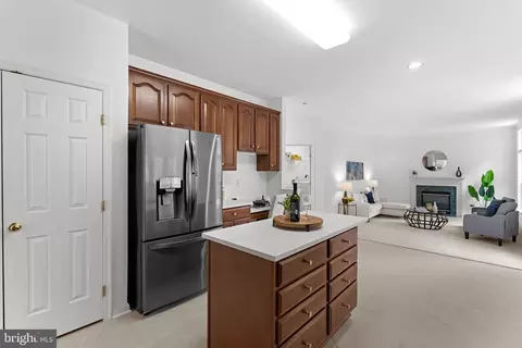 Kitchen - 43412 Sperrin Ct, Ashburn, VA 20147 photo 6 of 6