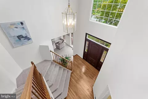 Entry Way - 43412 Sperrin Ct, Ashburn, VA 20147 photo 8 of 9
