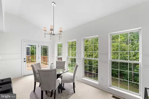 Dining - 43412 Sperrin Ct, Ashburn, VA 20147 photo 9 of 9
