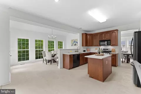 Kitchen - 43412 Sperrin Ct, Ashburn, VA 20147 photo 3 of 6