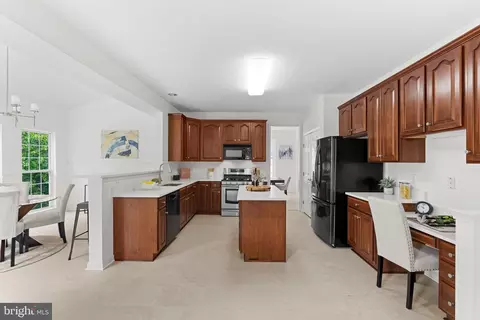 Kitchen - 43412 Sperrin Ct, Ashburn, VA 20147 photo 1 of 6