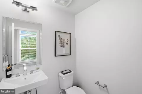Entry Way - 43451 Charitable St, Ashburn, VA 20148 photo 9 of 11