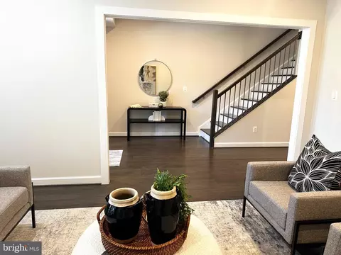 Entry Way - 43451 Charitable St, Ashburn, VA 20148 photo 4 of 11