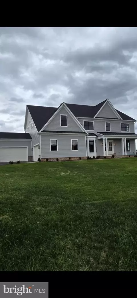 15042 Creek Point Ct, Hillsboro, VA 20132