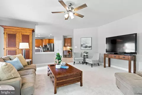 Living - 43280 John Danforth Ct, Ashburn, VA 20147 photo 3 of 4