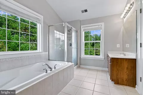 Bath - 43280 John Danforth Ct, Ashburn, VA 20147 photo 2 of 9
