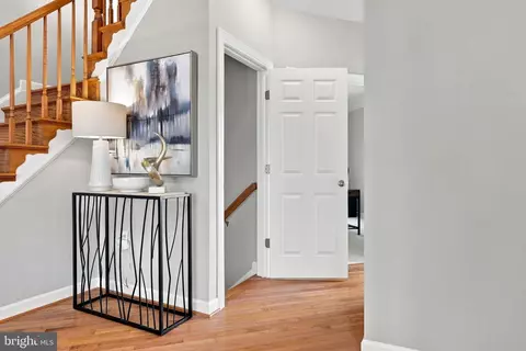 Entry Way - 43280 John Danforth Ct, Ashburn, VA 20147 photo 16 of 22