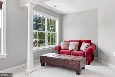 Bedroom - 43280 John Danforth Ct, Ashburn, VA 20147 photo 2 of 11