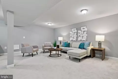 Living - 43280 John Danforth Ct, Ashburn, VA 20147 photo 4 of 4