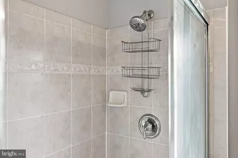 Bath - 43280 John Danforth Ct, Ashburn, VA 20147 photo 3 of 9