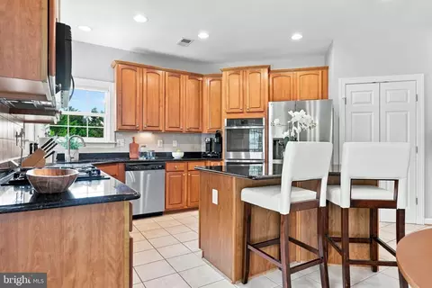 Kitchen - 43280 John Danforth Ct, Ashburn, VA 20147 photo 2 of 6