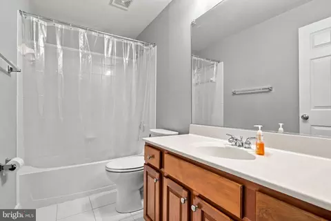 Bath - 43280 John Danforth Ct, Ashburn, VA 20147 photo 9 of 9