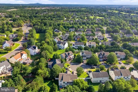View/Area - 43280 John Danforth Ct, Ashburn, VA 20147 photo 3 of 6