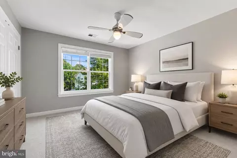 Bedroom - 43280 John Danforth Ct, Ashburn, VA 20147 photo 4 of 11