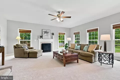 Living - 43280 John Danforth Ct, Ashburn, VA 20147 photo 1 of 4