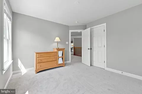 Bedroom - 43280 John Danforth Ct, Ashburn, VA 20147 photo 9 of 11