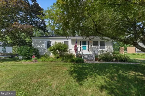 321 S 26th St, Purcellville, VA 20132