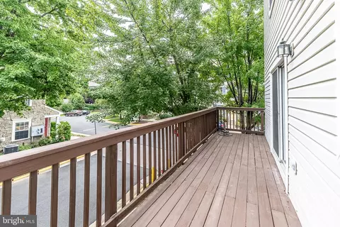 Exterior - 21775 Bancroft Ct, Ashburn, VA 20147 photo 3 of 5