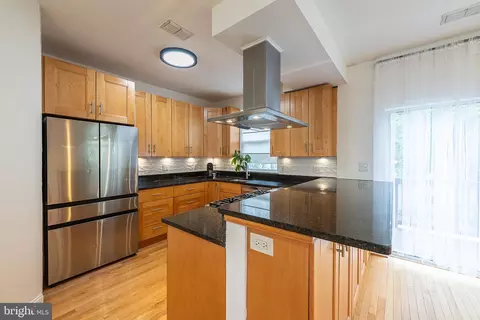 Kitchen - 21775 Bancroft Ct, Ashburn, VA 20147 photo 1 of 3