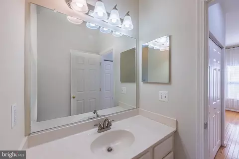 Bath - 21775 Bancroft Ct, Ashburn, VA 20147 photo 2 of 3
