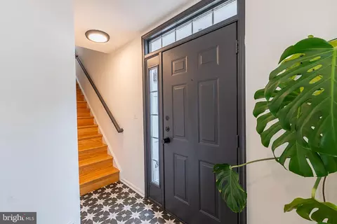 Entry Way - 21775 Bancroft Ct, Ashburn, VA 20147 photo 1 of 5