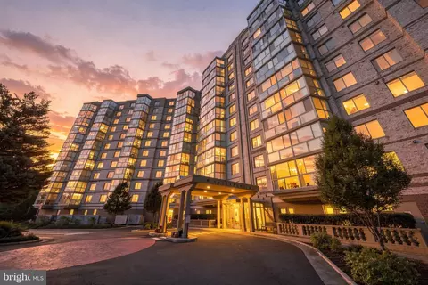 19385 Cypress Ridge Ter #914, Leesburg, VA 20176